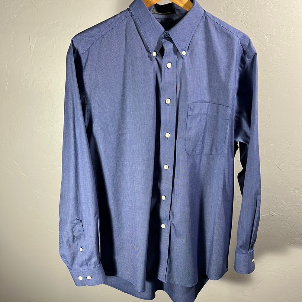 Eddie Bauer Button Down Shirt - Men’s M